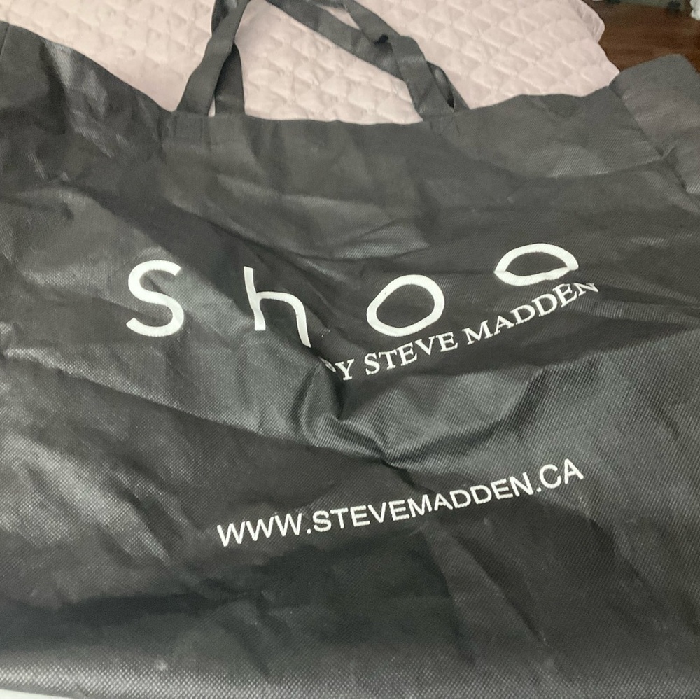 Assorted Branded Tote Bags - Picture 5 of 8
